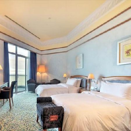 Empire Hotel And Country Club Brunei Bandar Seri Begawan Exterior foto