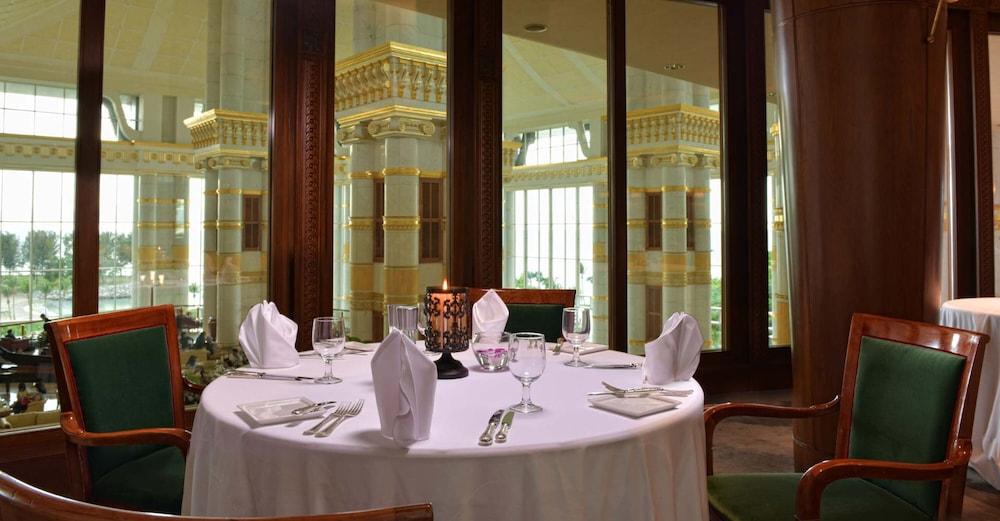 Empire Hotel And Country Club Brunei Bandar Seri Begawan Exterior foto